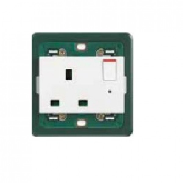 Switched 13A E+2P English Glish Outlet
